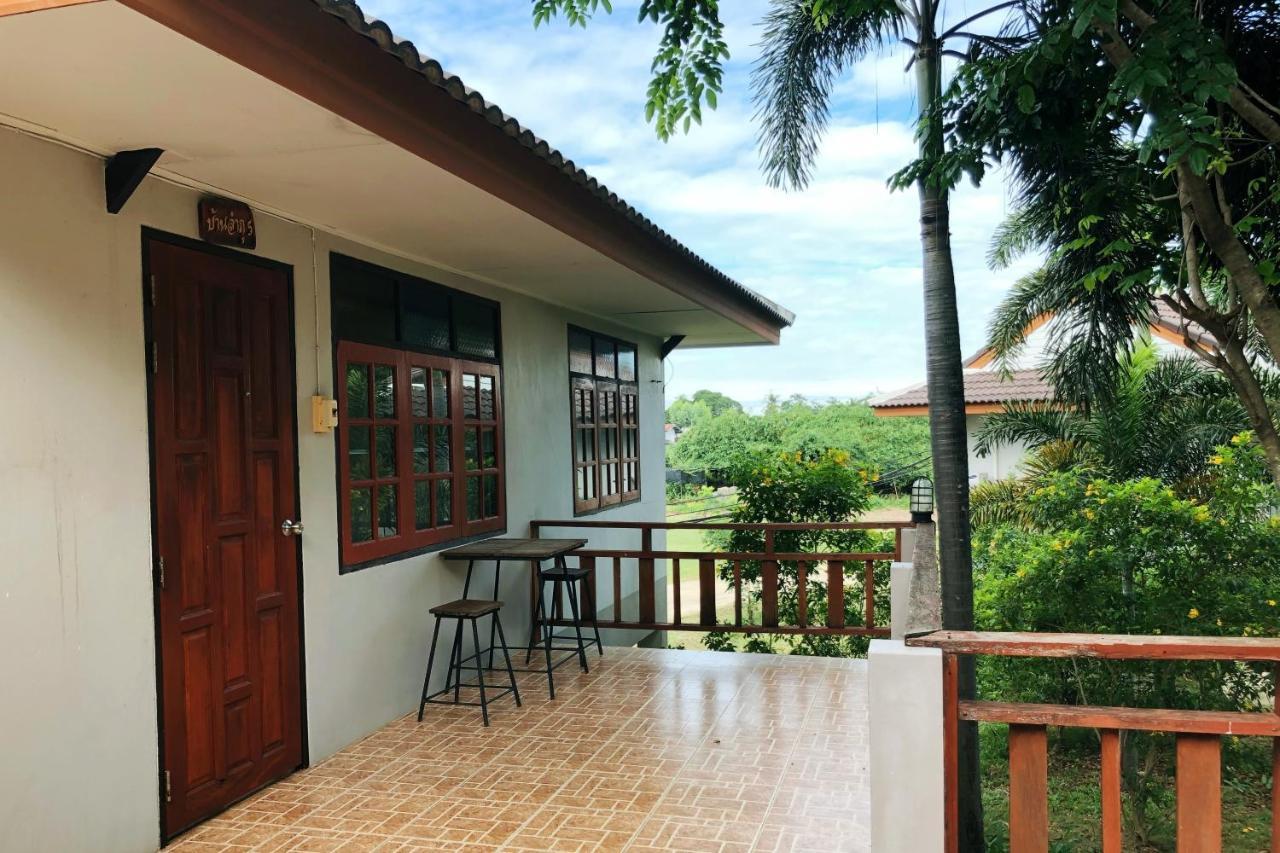 Resort Railumpoo Nakhon Sawan Exterior photo