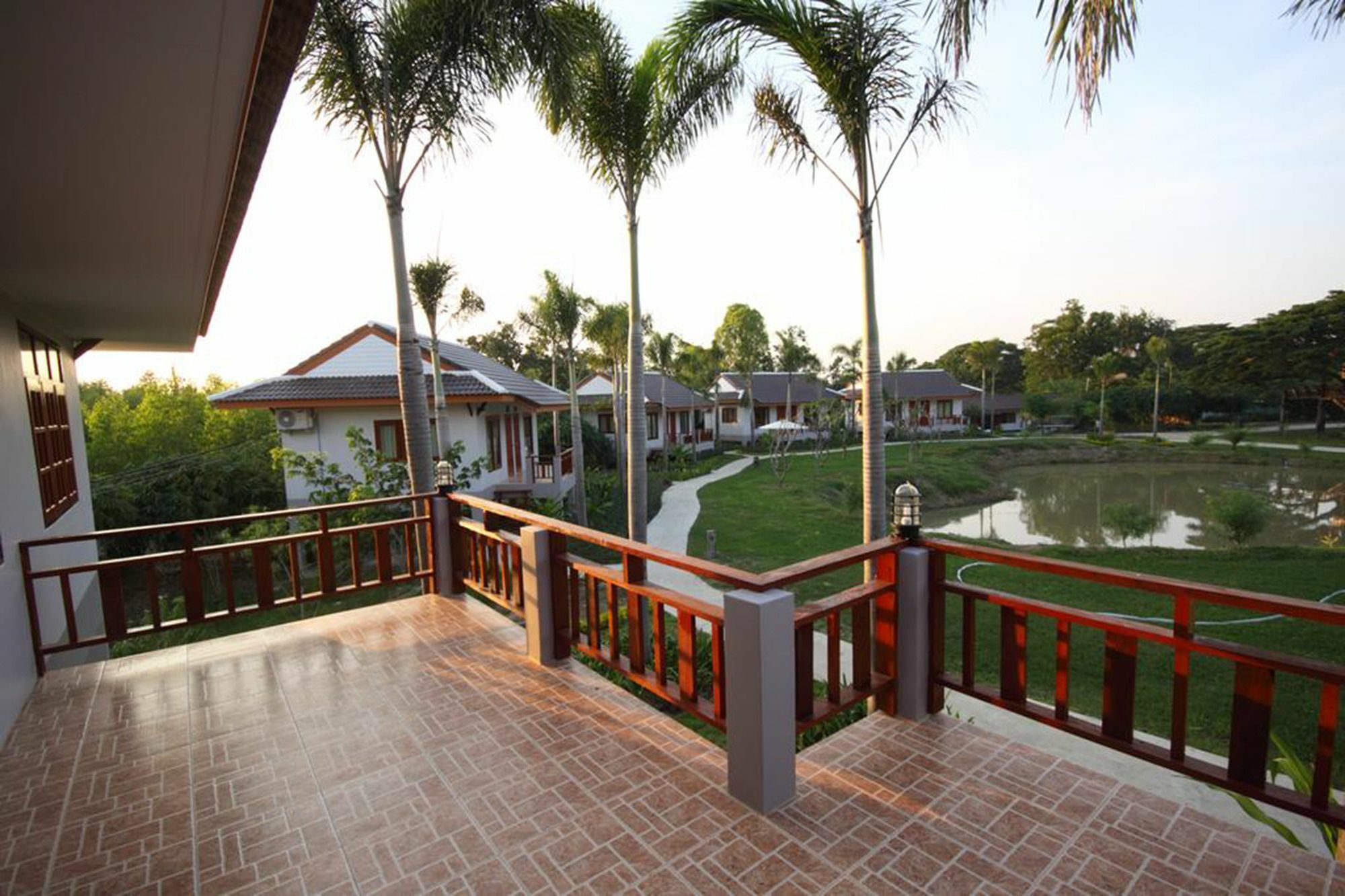 Resort Railumpoo Nakhon Sawan Exterior photo