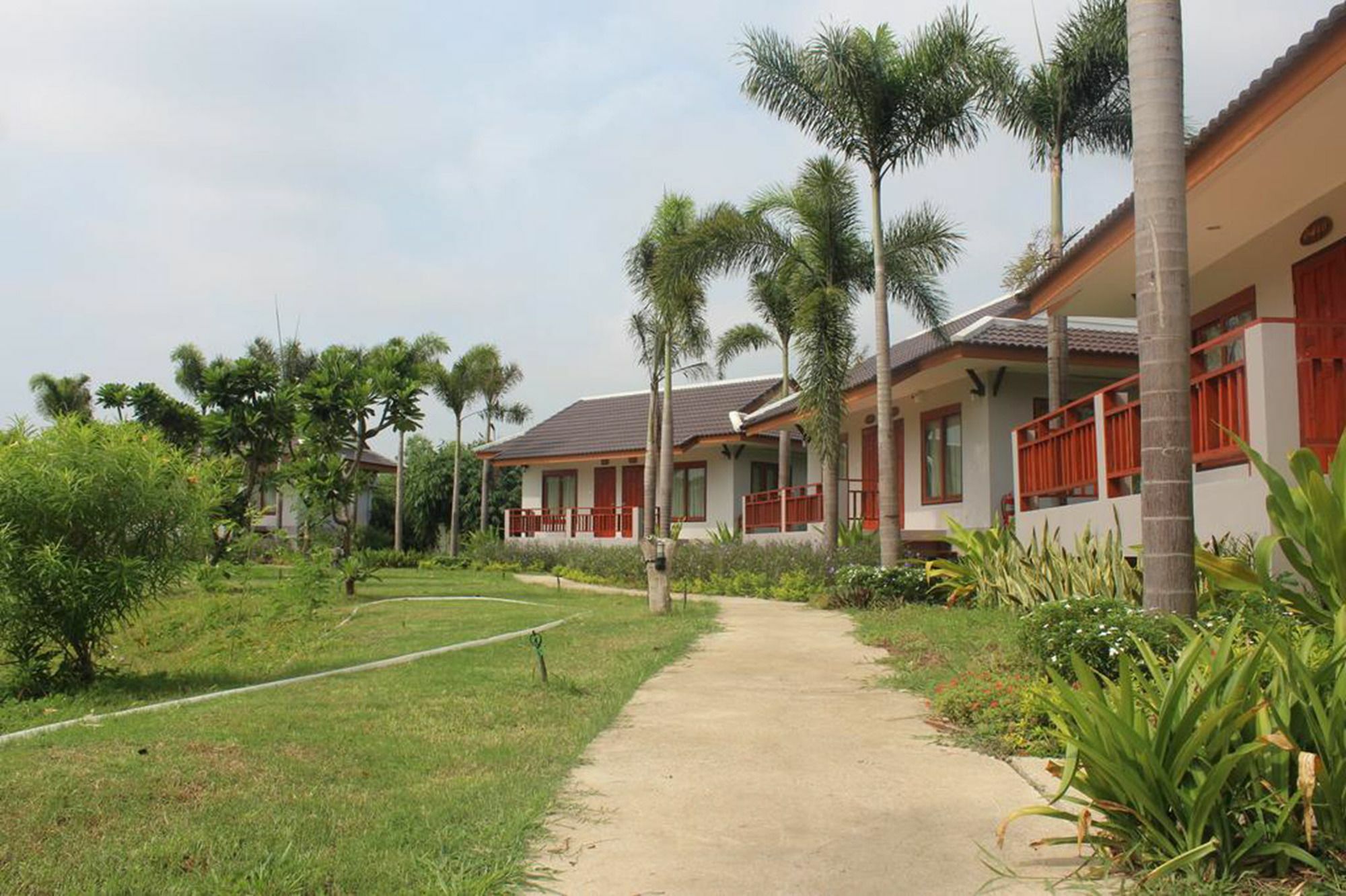 Resort Railumpoo Nakhon Sawan Exterior photo