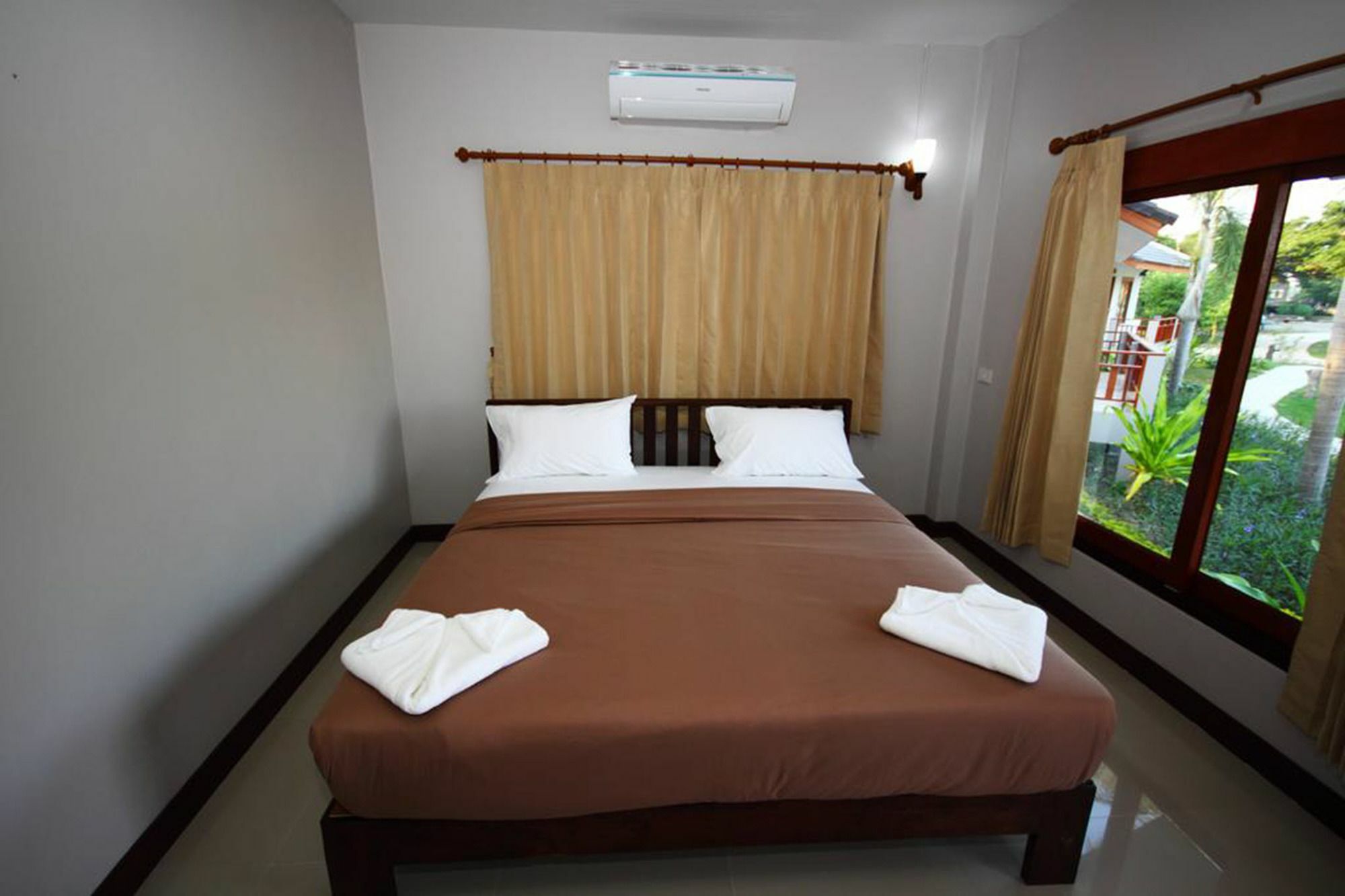 Resort Railumpoo Nakhon Sawan Exterior photo